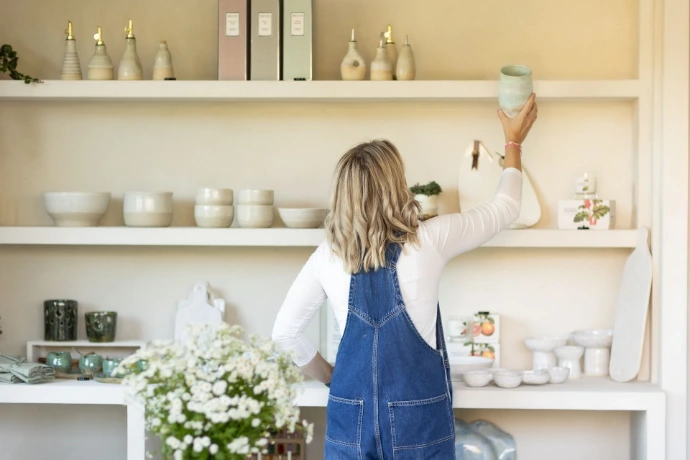 Winkel hangemaakte keramiek Bee Ceramics Shop